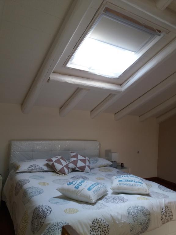 Billy House Hotel Ачиреале Екстериор снимка