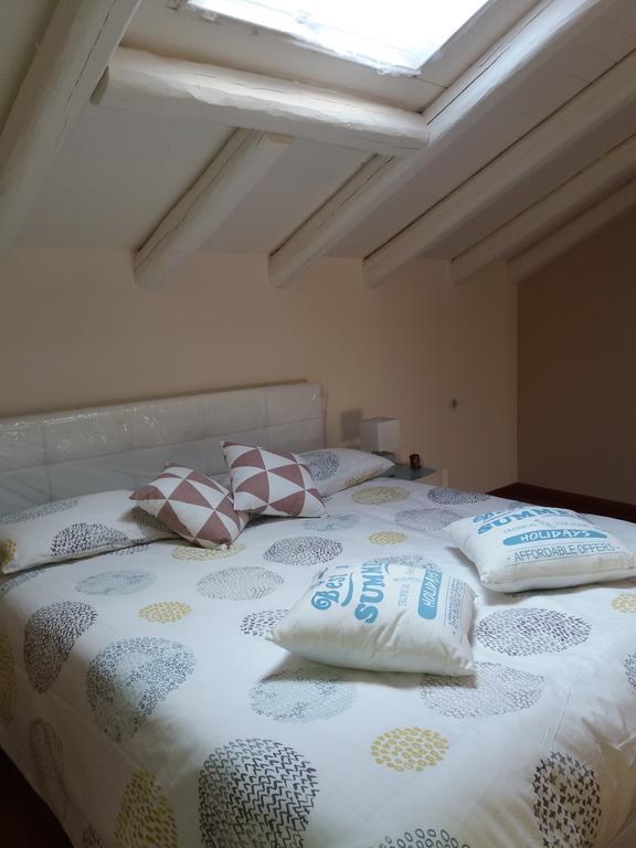 Billy House Hotel Ачиреале Екстериор снимка